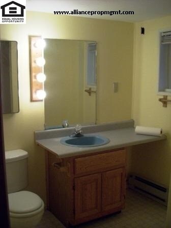 Building Photo - Light & Bright Dog Friendly House In A Great Location!