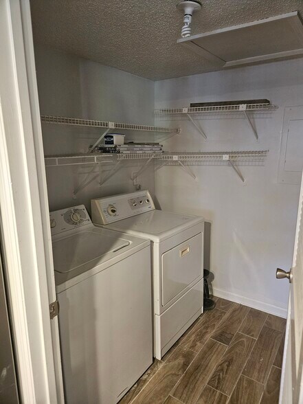 Building Photo - 35 Devon Ln