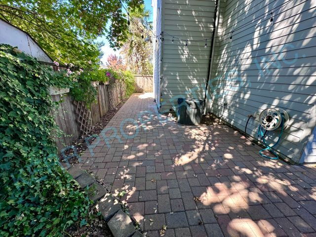 Building Photo - Locating occupants for the property owner! Charming 3-Bedroom Retreat with 2.5 Baths and Spacious...