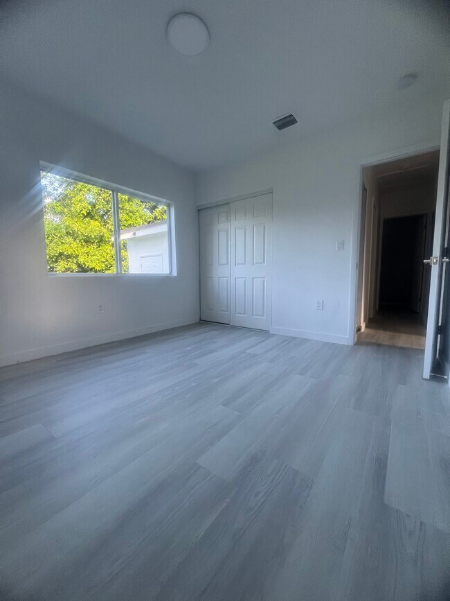 Building Photo - 1824 NW 49th St