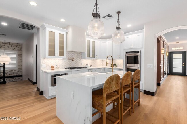 Building Photo - 3759 S Dew Drop Ln