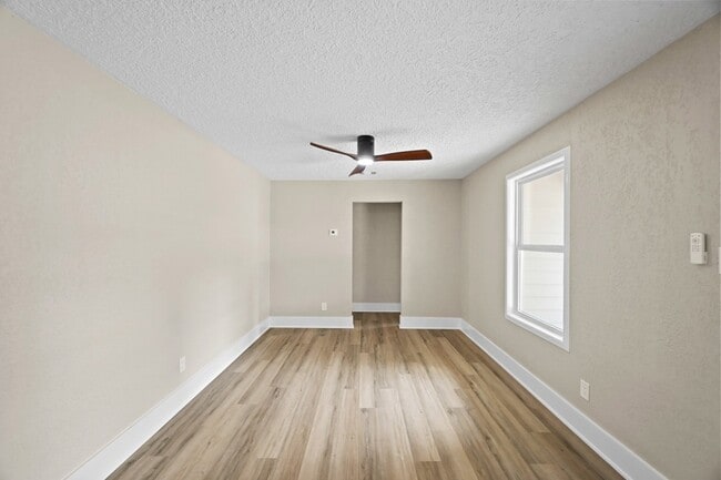 Building Photo - 10211 Glenmawr Dr