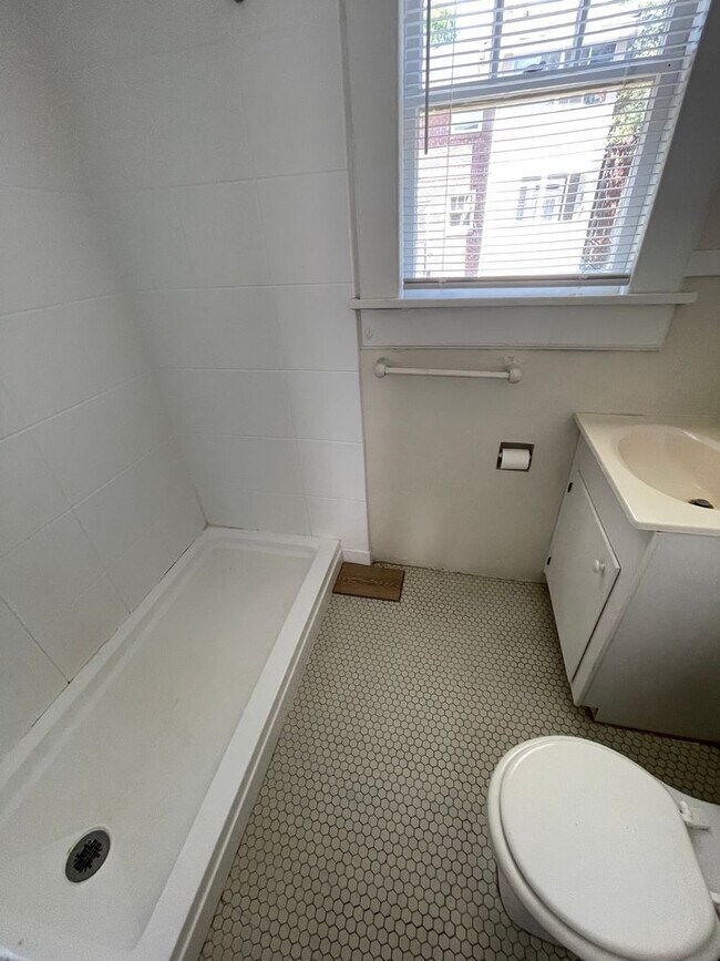 Building Photo - Waccamaw Avenue - Student Rental