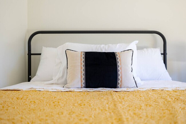 Building Photo - 204 Washington Park Blvd