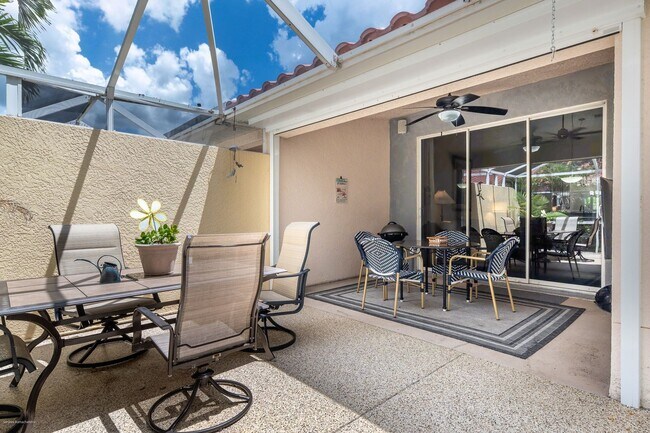 Building Photo - IMMACULATE TURNKEY FURNISHED- NEAR TWIN ISLES COUNTRY GOLF CLUB