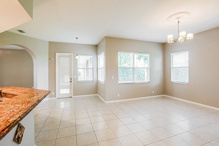 Building Photo - 109 Black Olive Crescent