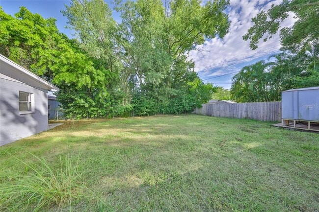 Building Photo - 6912 40th Ave N