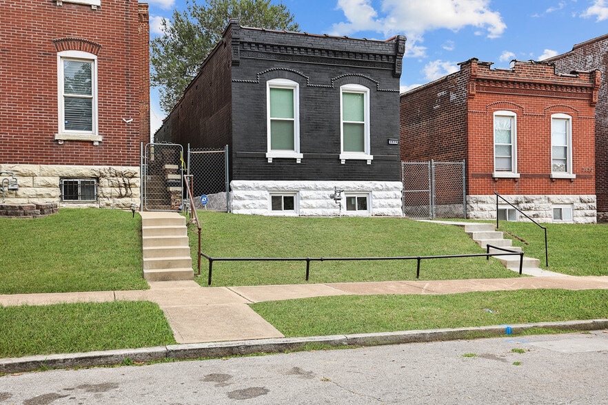 Building Photo - 3828 Wisconsin Ave