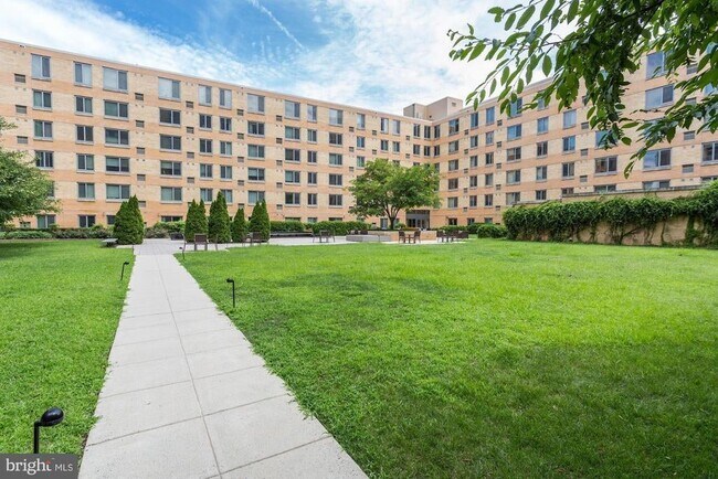 Private Park - 475 K St NW