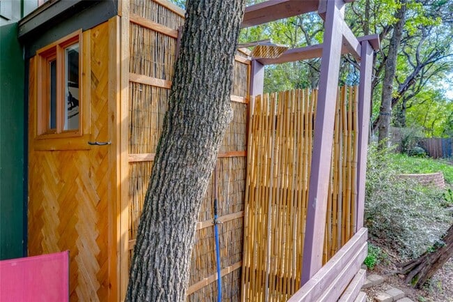 Building Photo - 5323 Downs Dr