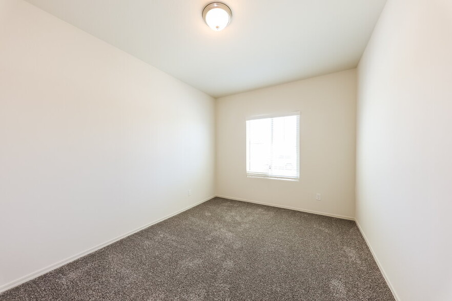 Building Photo - 2528 S 244th Dr