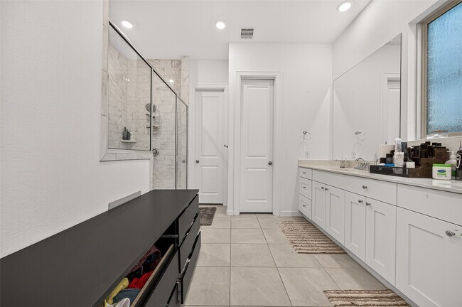 Building Photo - 18015 Blossom Spgs Ct.