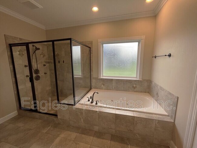 Building Photo - 107 Brighton Dr