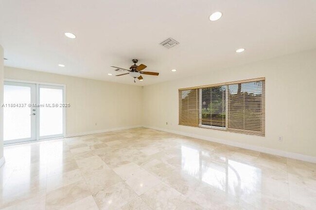 Building Photo - 11125 SW 73rd Ct