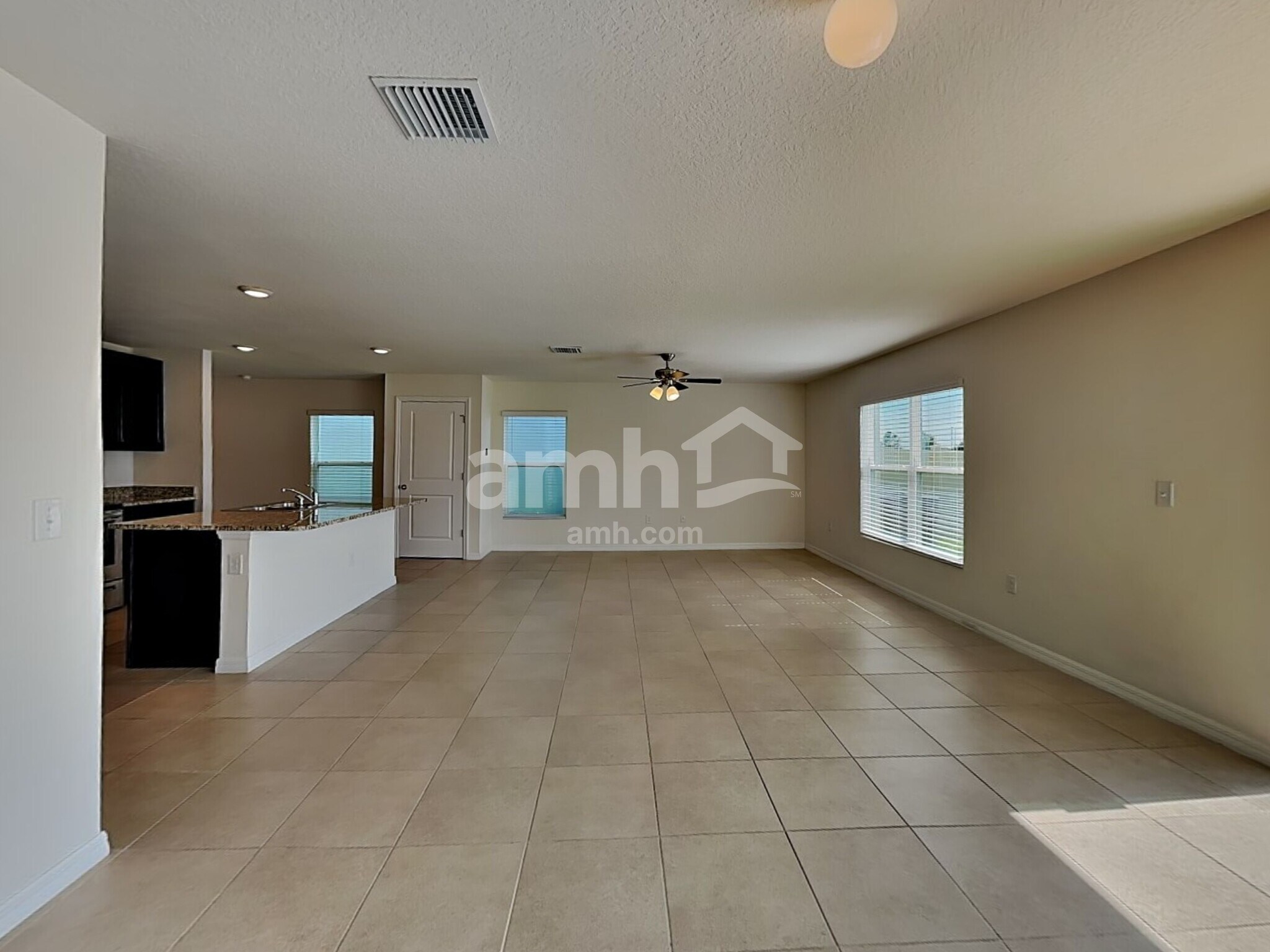 Building Photo - 10316 Flathead Dr