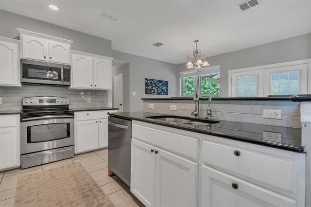 Building Photo - 2100 Acorn Bend