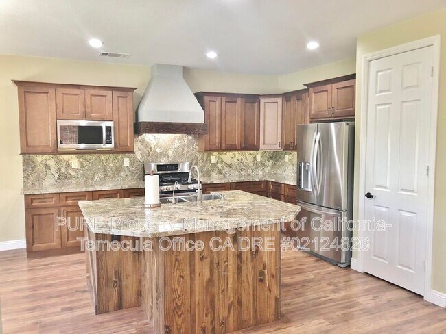 Building Photo - 38233 Augusta Dr