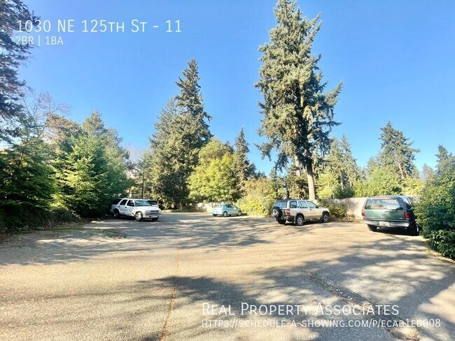 Building Photo - 1030 NE 125th St