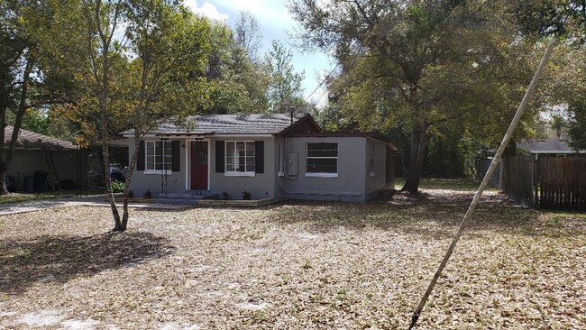 Building Photo - 1 Bed 1 Bath Remodeled Home | Pet Friendly | Washer Dryer Hook Ups | Section 8 Welcome