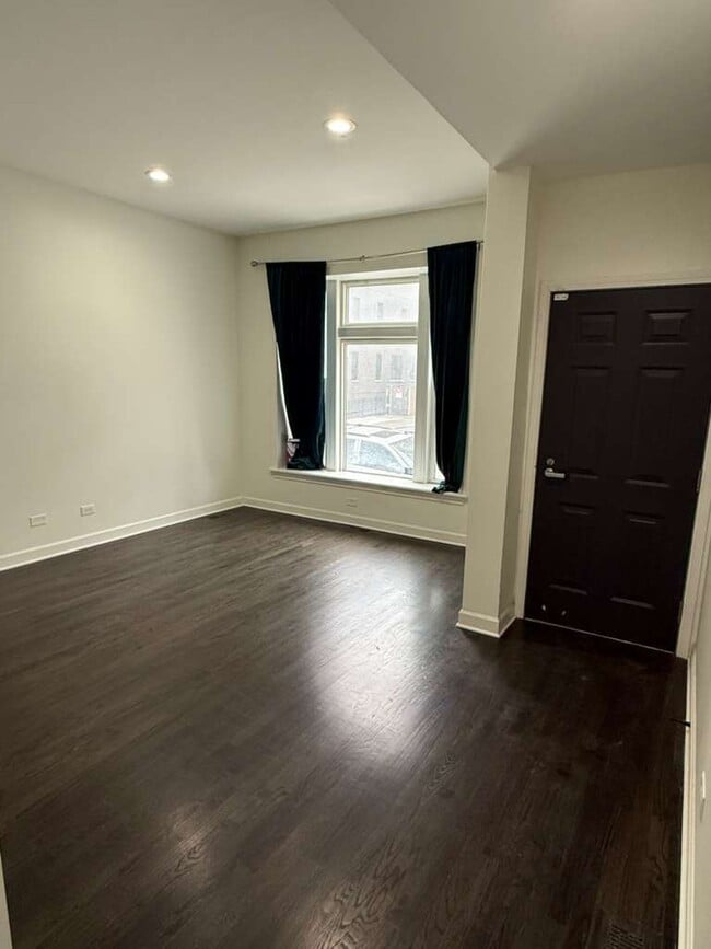 Building Photo - 448 N Aberdeen St