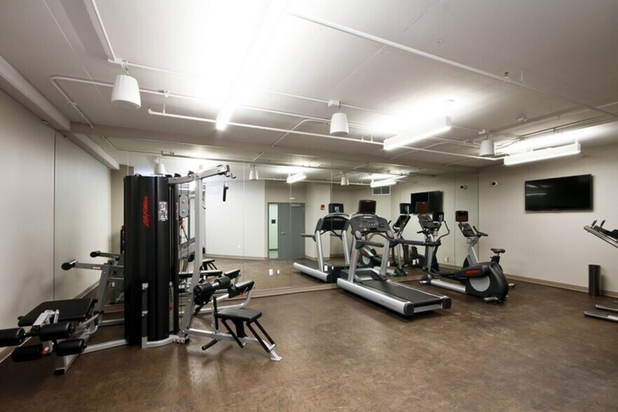 Building Photo - 430 E Ohio St