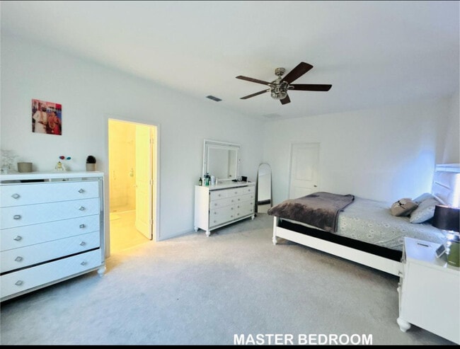 Building Photo - 35 White Rabbit Run