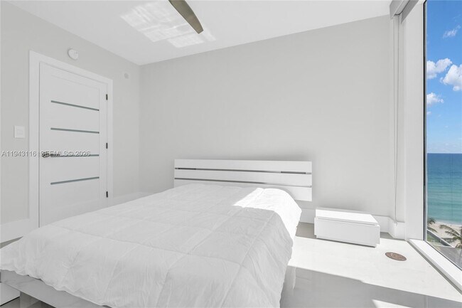 Building Photo - 18911 Collins Ave