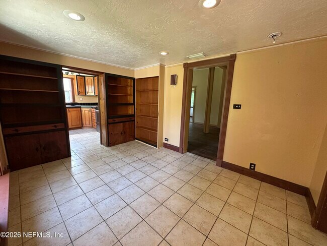 Building Photo - 21317 SE 111 Ave