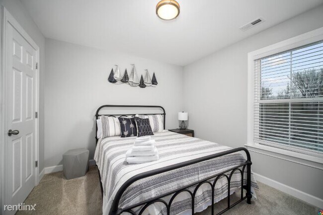 Building Photo - 125 N 4th St