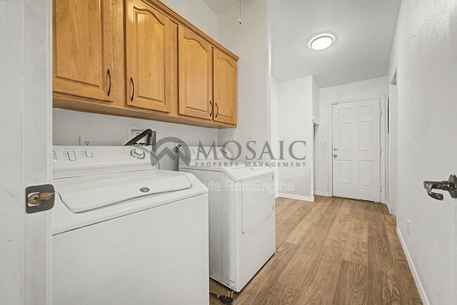 Building Photo - 1625 S 74th St