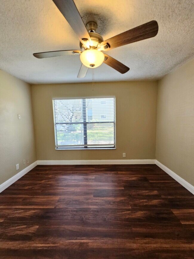 Building Photo - 1581 Balfour Point Dr