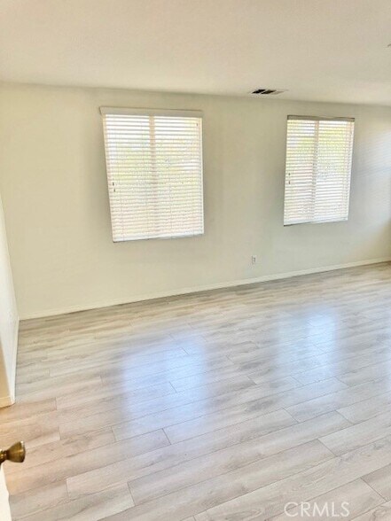 Building Photo - 1562 Cheshire Dr