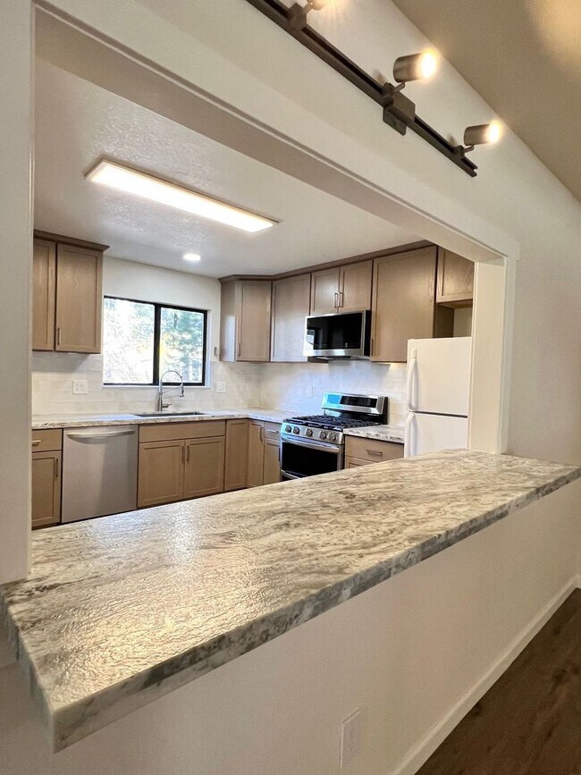 Building Photo - 3721 Aspen Ave