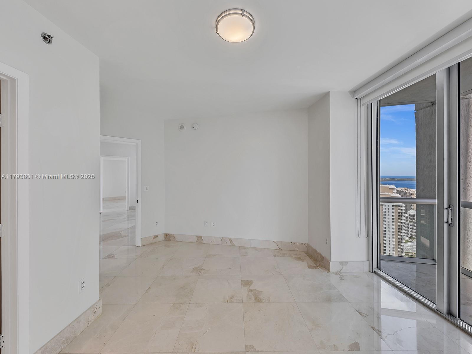 Building Photo - 475 Brickell Ave
