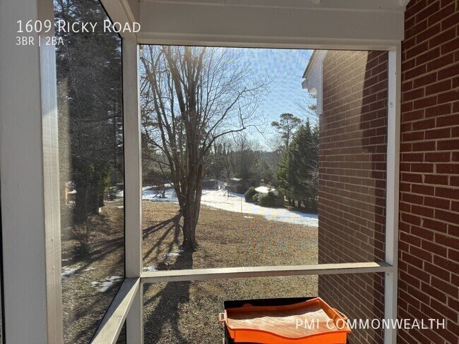 Building Photo - 1609 Ricky Rd