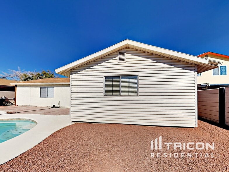 Building Photo - 3959 Monja Cir