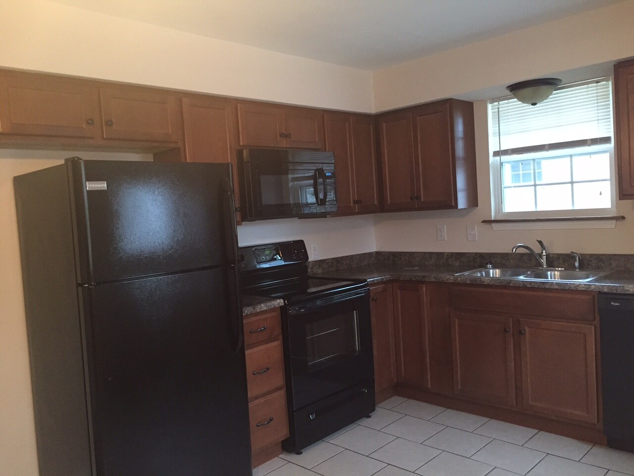 Building Photo - 301 Montgomery St