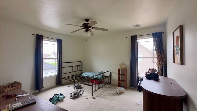 Building Photo - 917 NE Arleta Gardens