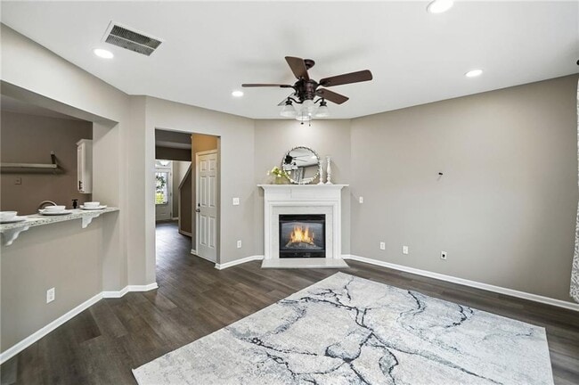 Building Photo - 6030 Ellington Cove