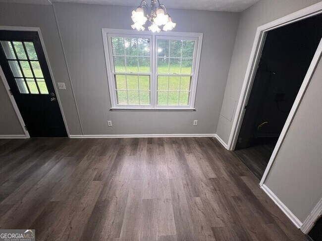 Building Photo - 160 Mountain View Cir