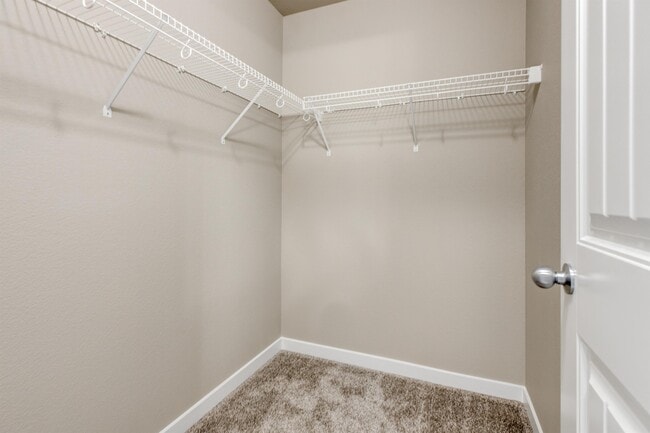 Building Photo - 4685 Pleasant Port View