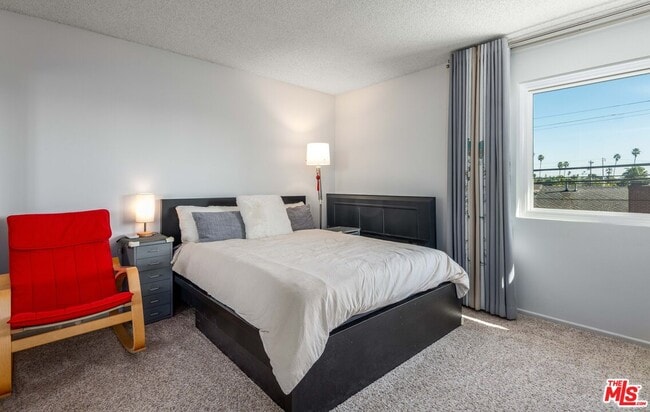 Building Photo - 5848 Canterbury Dr