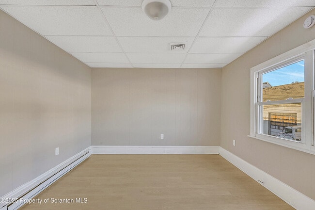 Building Photo - 1007 Washburn St