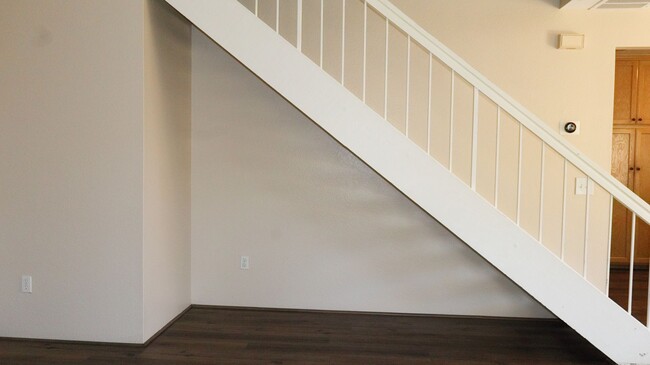 Building Photo - Beautiful 3 bedrooms corner unit condo located in Poway.