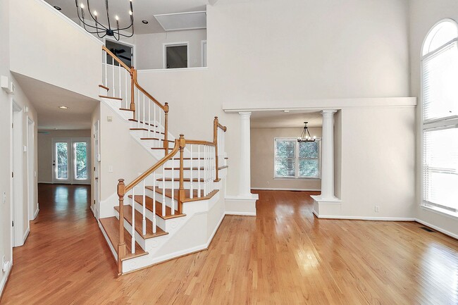 Building Photo - Large Olde Providence Home For Rent!