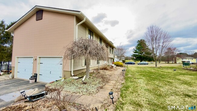 Building Photo - 309 Brookfield St