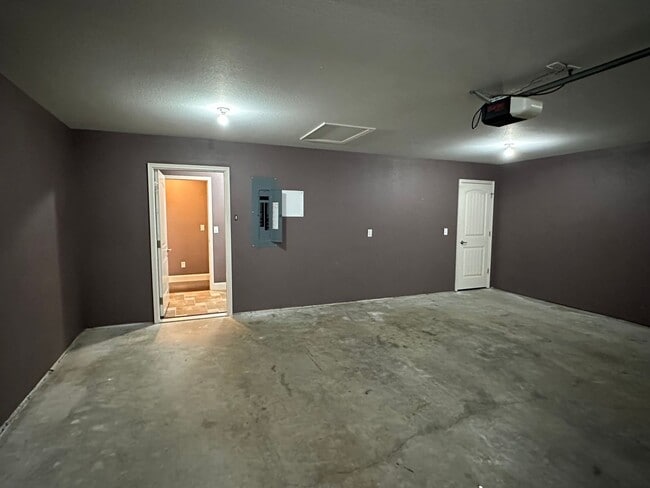 Building Photo - Well Maintained 3 Bed 2 Bath w/ Fence in Waynesville