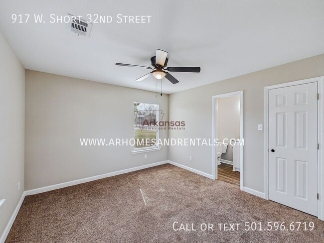 Building Photo - 917 W Short 32nd St