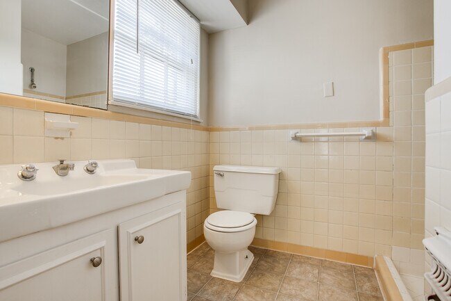 Building Photo - 4303 Emerson Ave