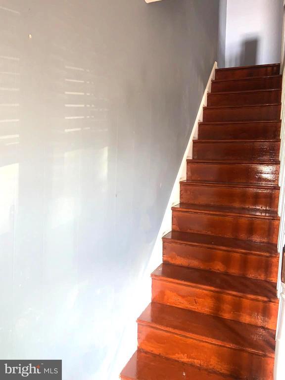 Building Photo - 4613 Hartel Ave